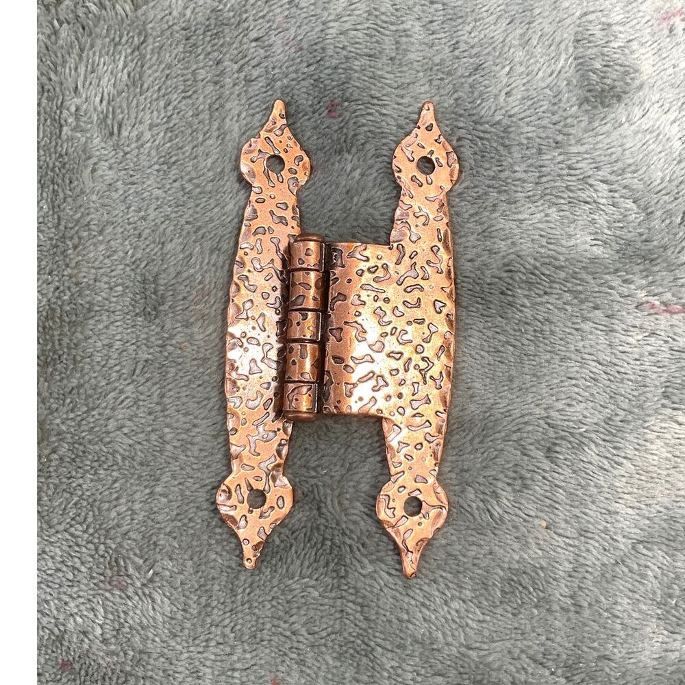 Vintage 1960s Lot 6 Heavy Brass Hammered Cabinet Hinges 3.5 NOS no screws